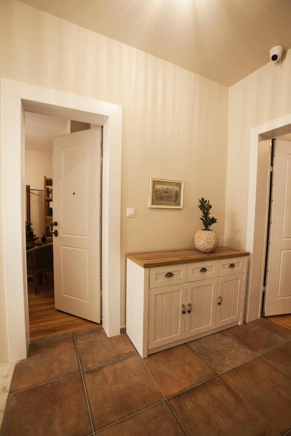 Bentzi...Boutique Apartment 6, Superior Suite For 4 Guests Atenas Exterior foto